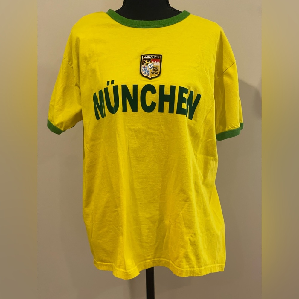 JT’s XL Yellow München T-Shirt‎ with Green Trim 571